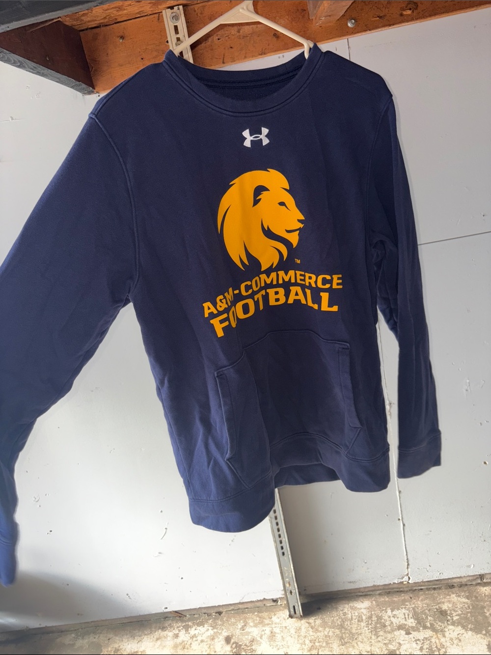 Under Armour, Texas A&M Commerce Crewneck Sweatshirt, Size Adult Medium